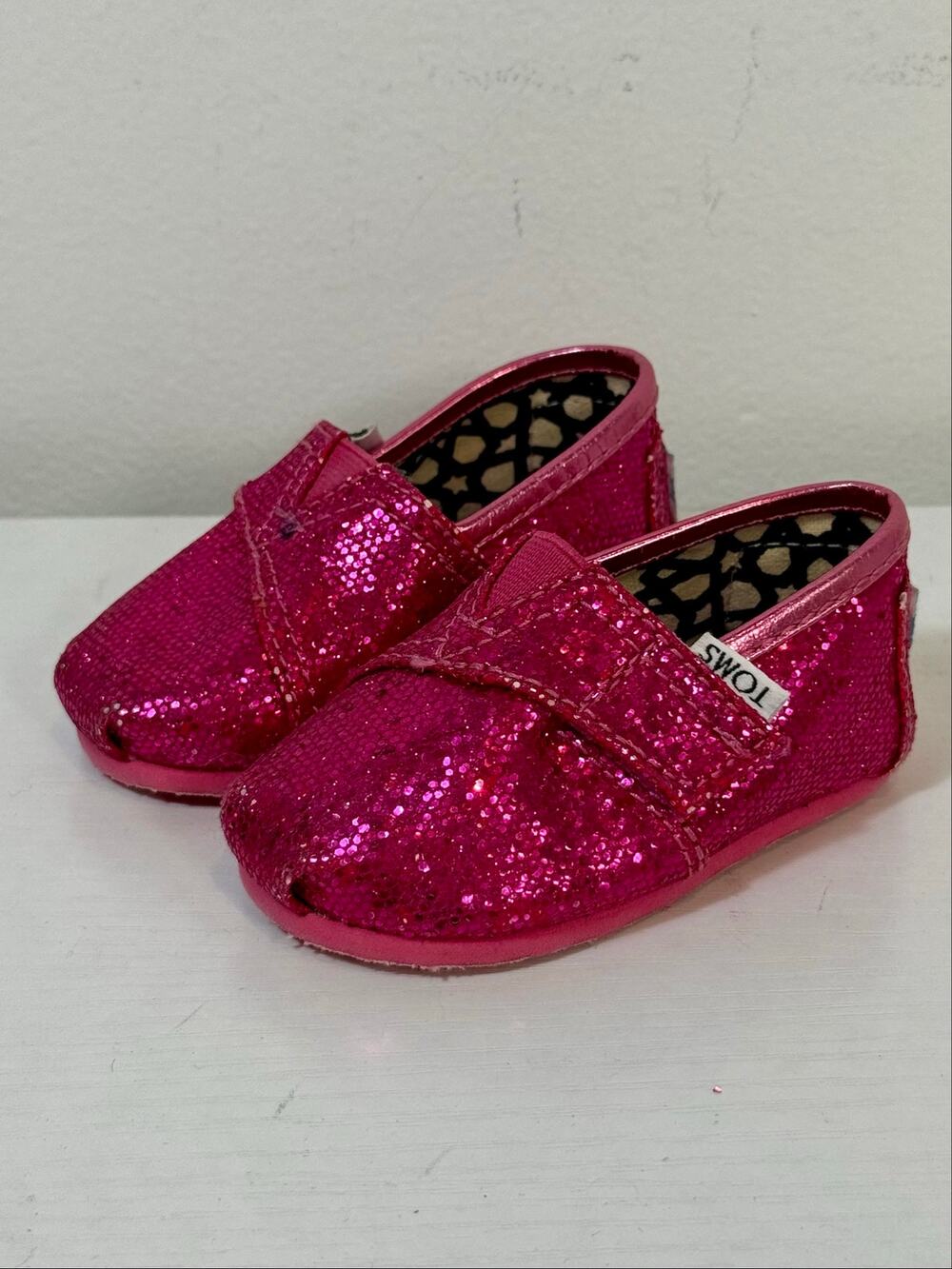 Toms Toddler Girl Hot Pink Glitter Shoes Size 3